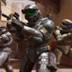 Les bots de Halo Infinite créent actuellement des équipes injustes 1 Trois robots IA spartiates tiennent des fusils de combat sur la carte du bazar dans Halo Infinite.